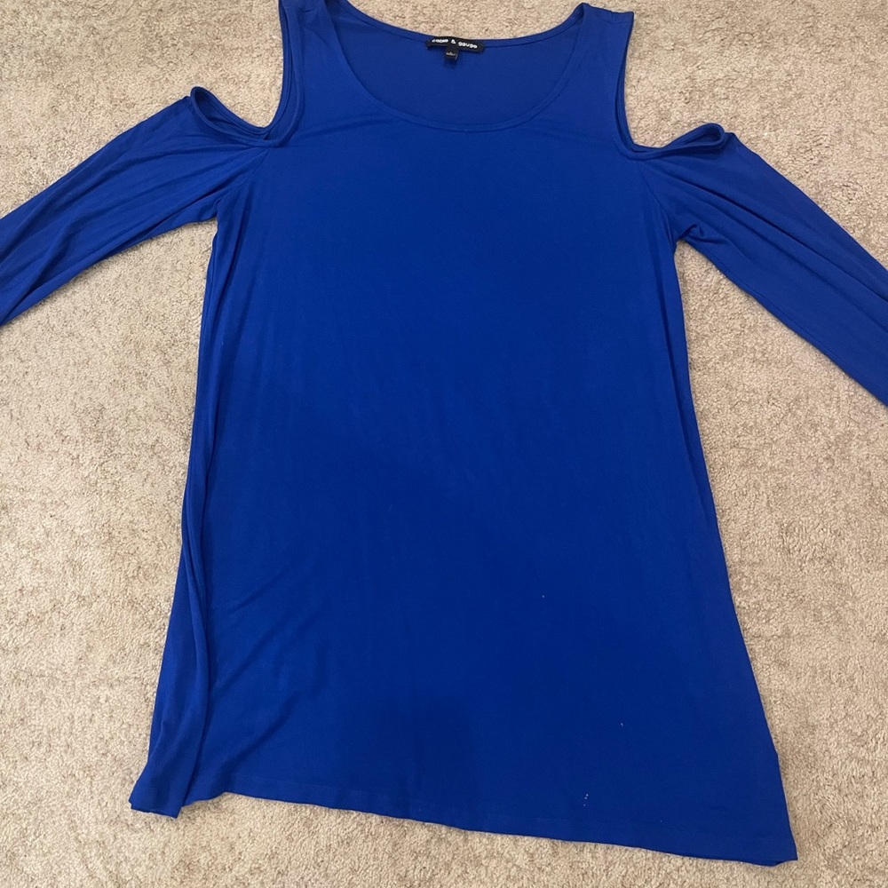 Cable & Guage Long Sleeve Cold Shoulder Top - Picture 7 of 8